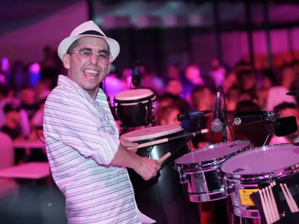 Joe Bonga Галерија 1