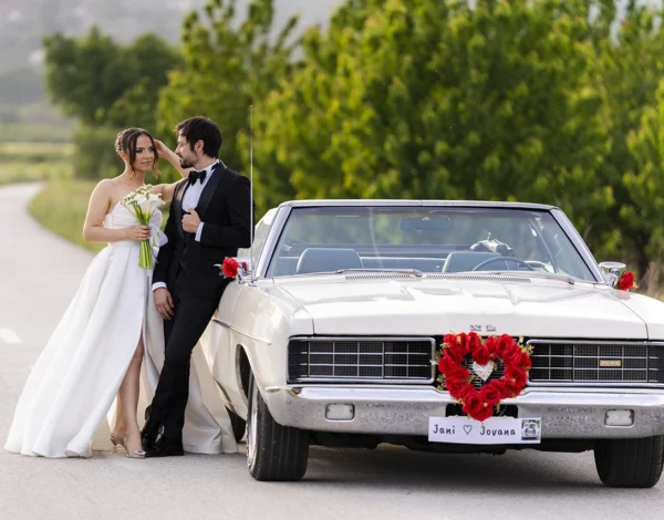 Свадбени коли и транспорт категорија на услуга Retro ride wedding