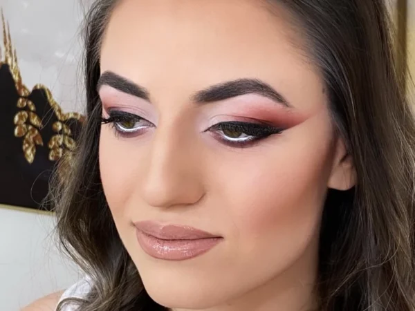 Козметичко студио – Рефреш Галерија 12